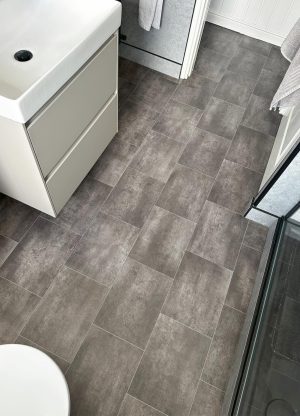 Another shower room completed by our Leamington team in Caspian cushion floor fitted by Scarlett.
